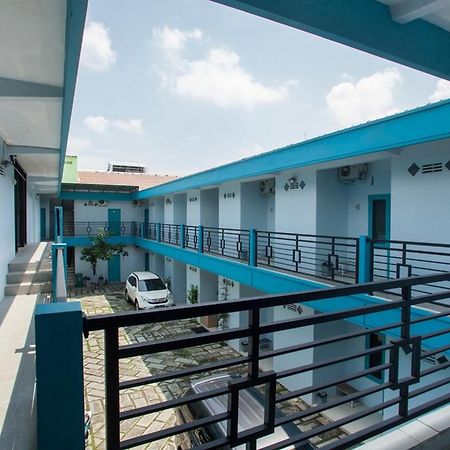 Reddoorz Syariah At Kartohardjo Madiun Hotel Luaran gambar