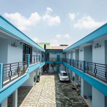 Reddoorz Syariah At Kartohardjo Madiun Hotel Luaran gambar