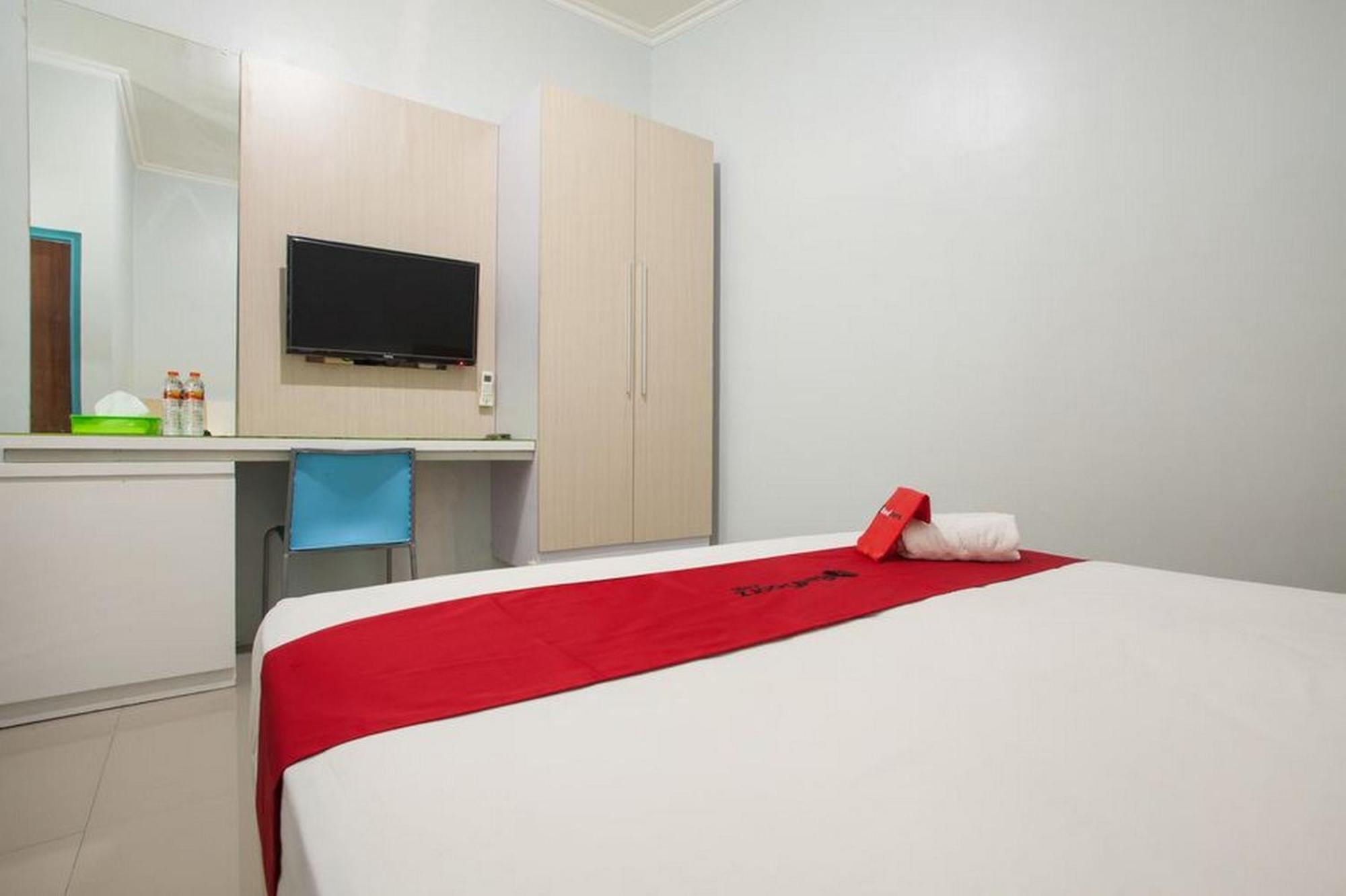 Reddoorz Syariah At Kartohardjo Madiun Hotel Luaran gambar