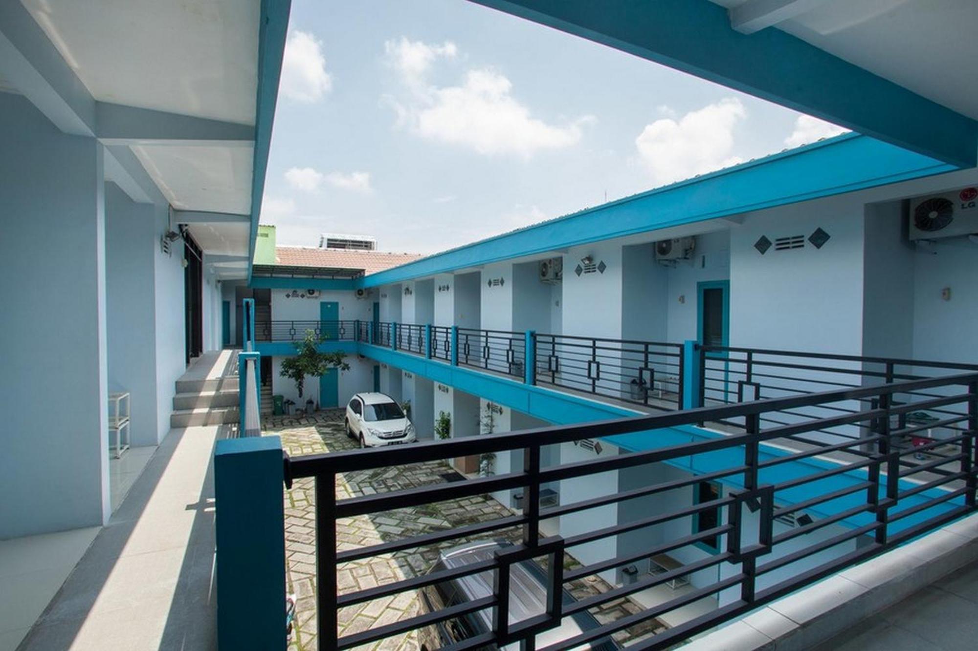 Reddoorz Syariah At Kartohardjo Madiun Hotel Luaran gambar