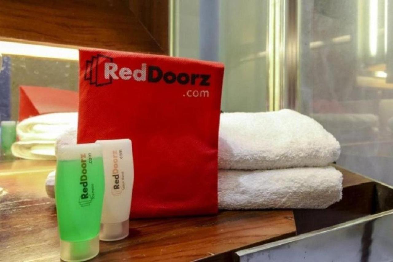 Reddoorz Syariah At Kartohardjo Madiun Hotel Luaran gambar